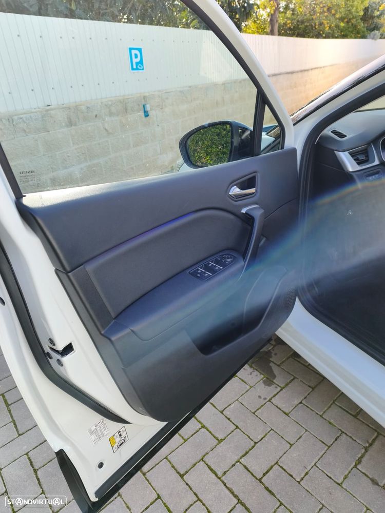 Renault Captur 1.0 TCe Techno Bi-Fuel - 11