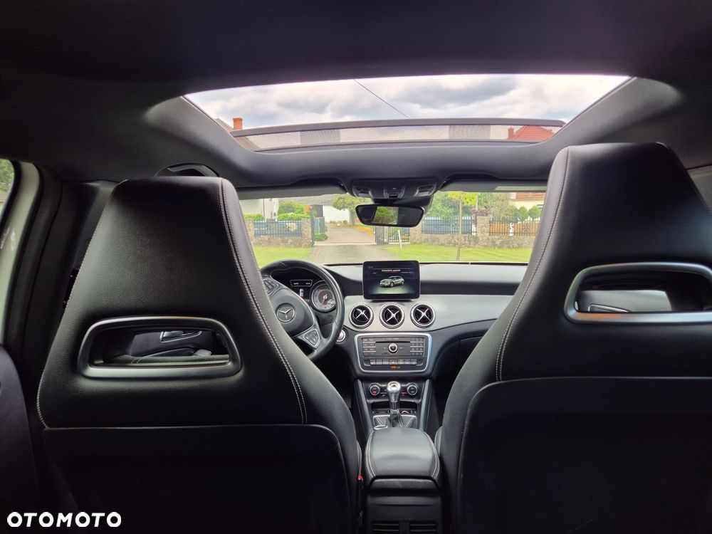 Mercedes-Benz GLA 200 Urban - 40