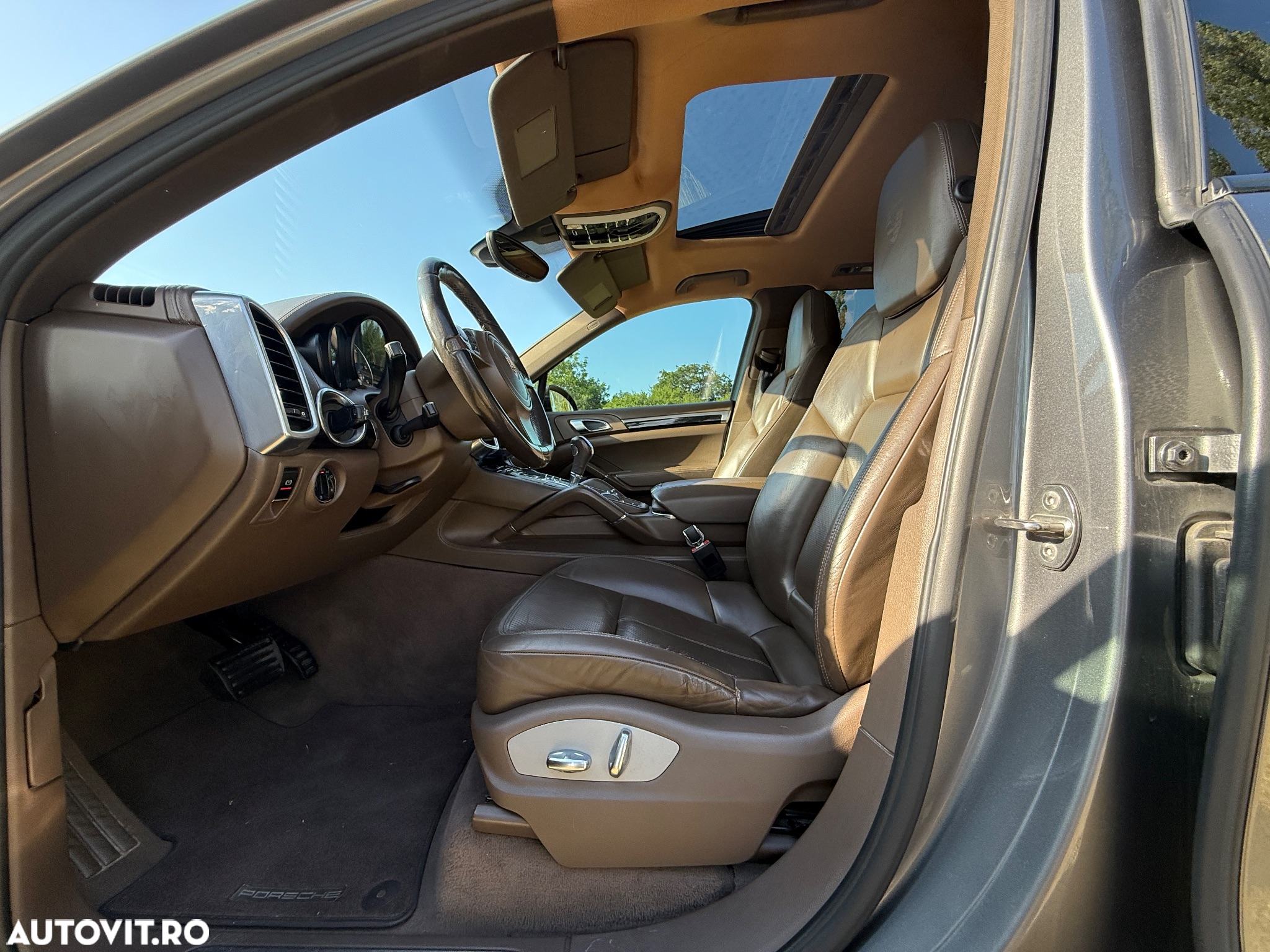 Porsche Cayenne 3.0 L V6 - 6