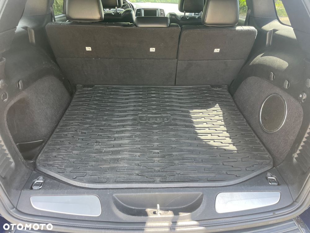 Jeep Grand Cherokee - 34