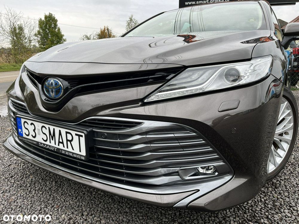 Toyota Camry 2.5 Hybrid Executive CVT - 23