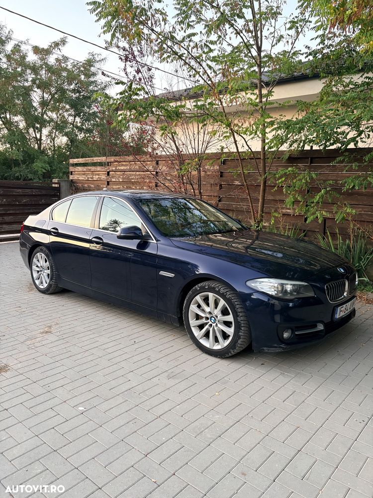 BMW Seria 5 525d Aut. Luxury Line - 2