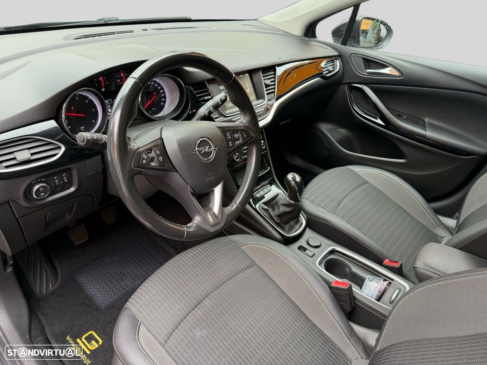 Opel Astra Sports Tourer - 9