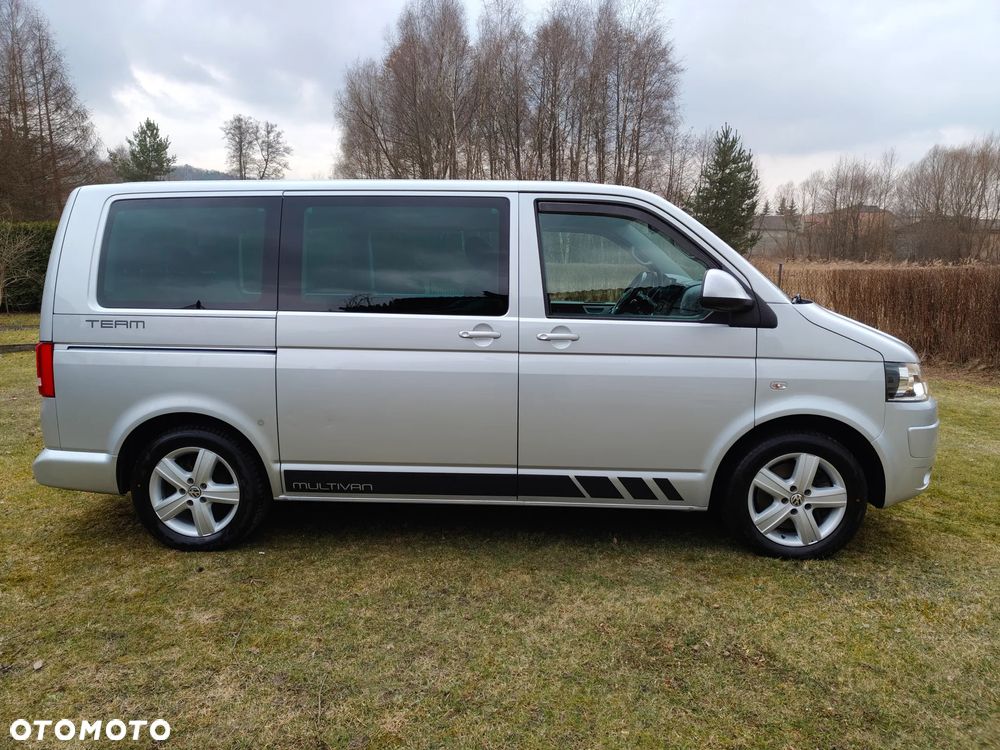 Volkswagen Multivan - 2