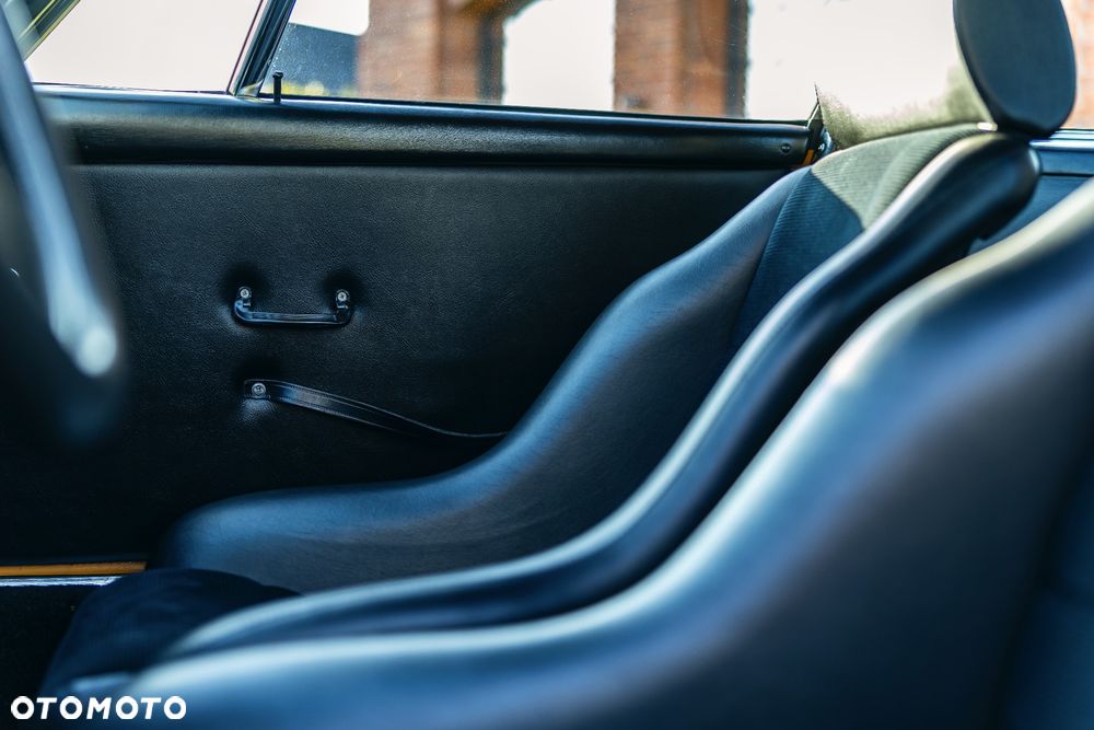 Porsche 911 - 22