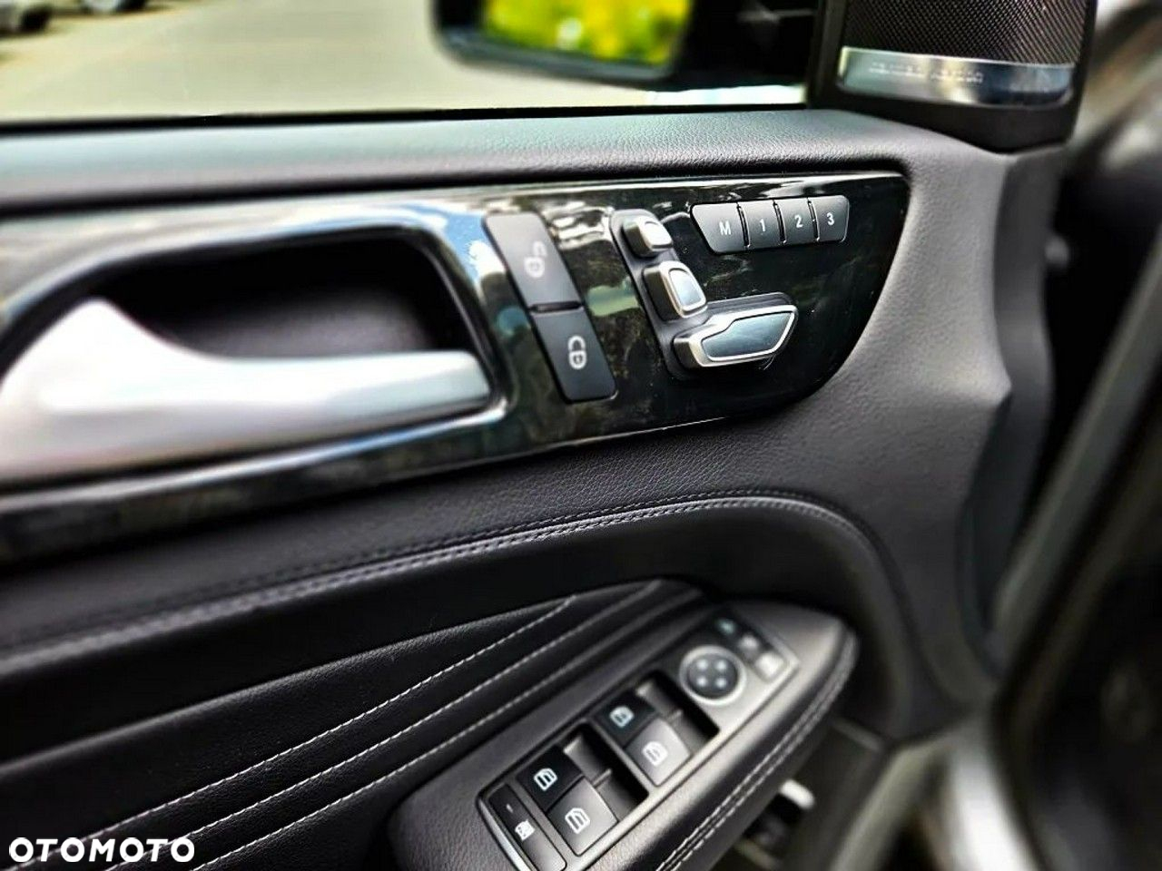 Mercedes-Benz GLE - 17