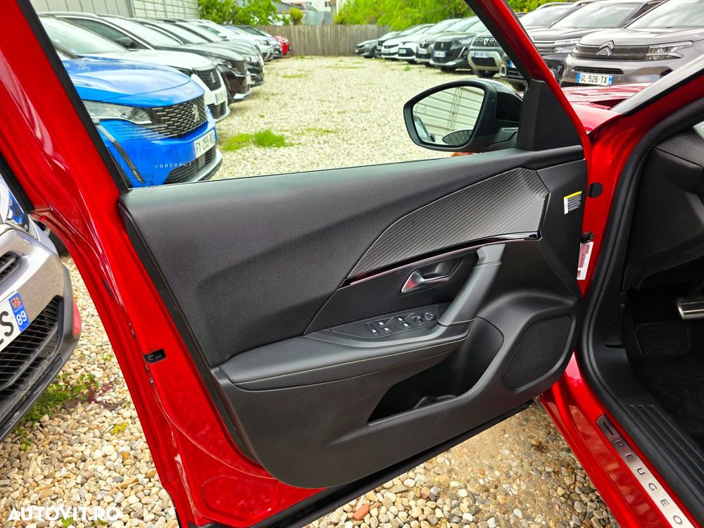 Peugeot 2008 PureTech 130 EAT8 GT - 21