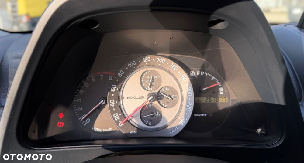 Lexus IS 200 Prestige - 29