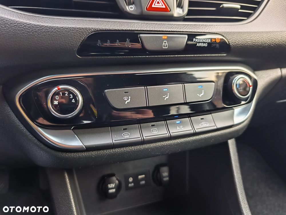 Hyundai i30 1.4 Trend - 17