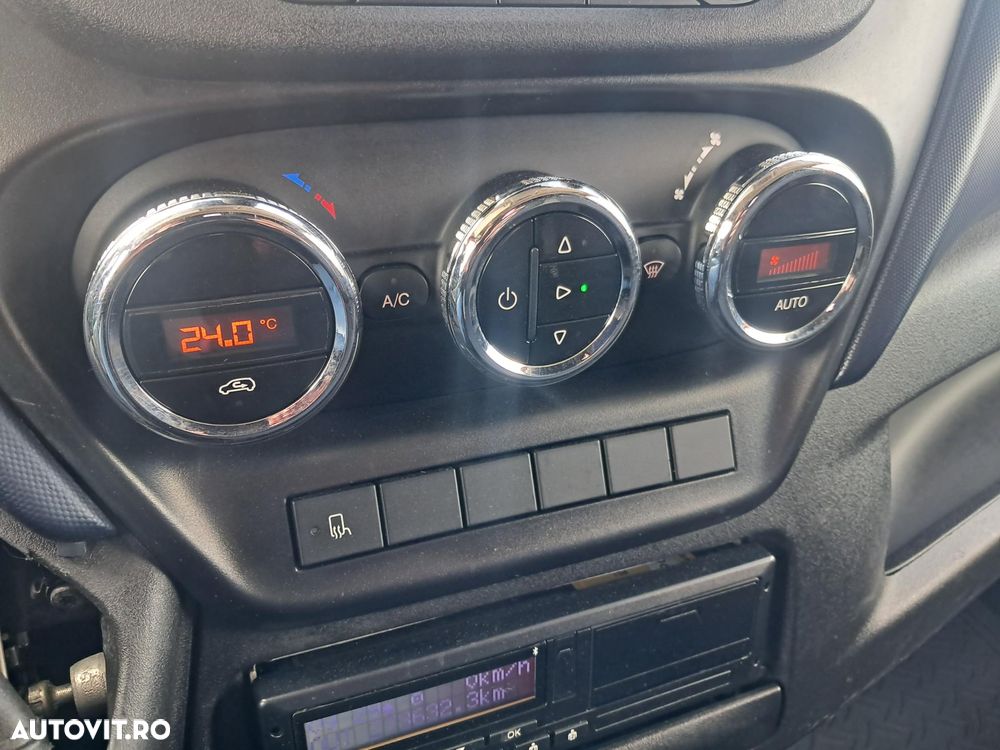 Iveco DAILY 35C18 3.0D 180CP TRANSPORT AUTO CABINA DE DORMIT - 19