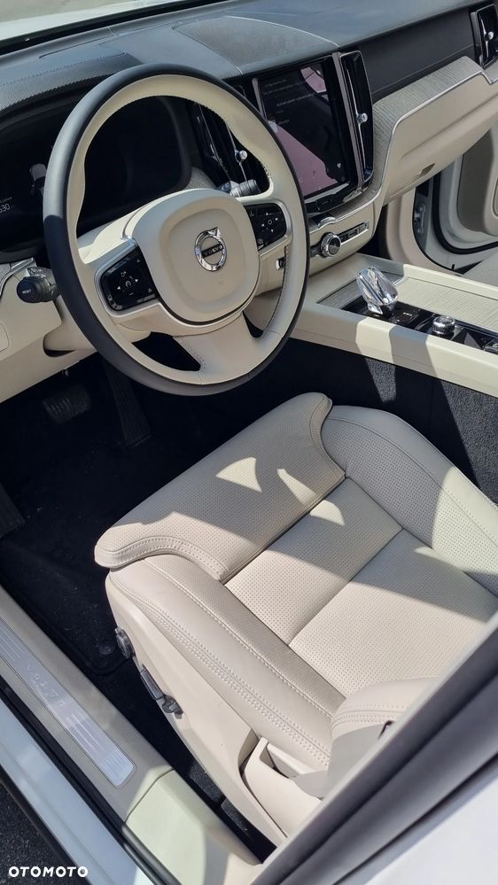 Volvo XC 60 B4 D AWD Inscription - 4