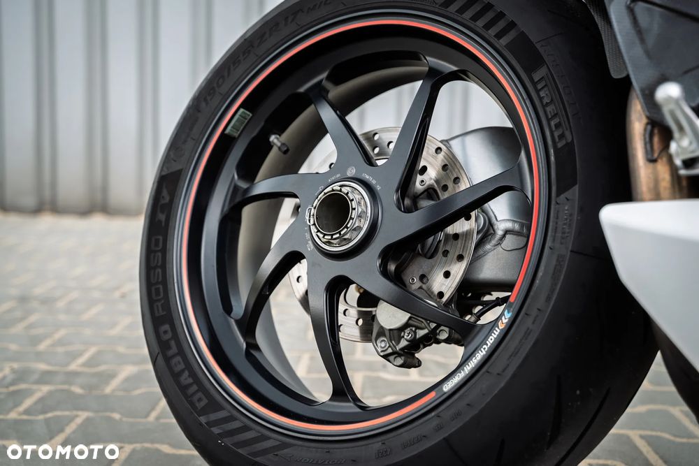 Ducati 1198 - 19