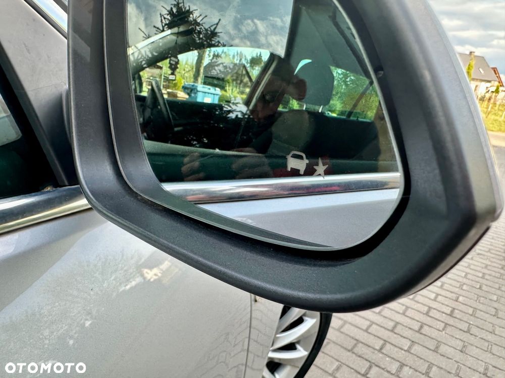 Opel Insignia - 24
