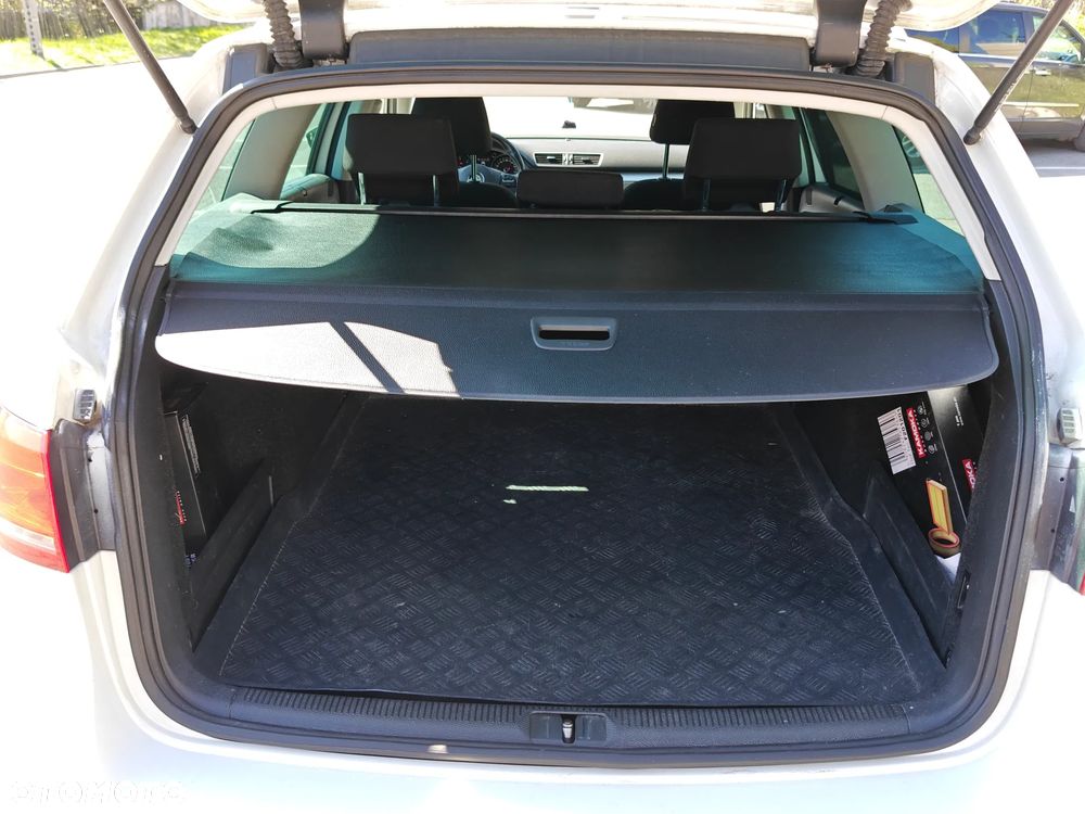 Volkswagen Passat 1.9 TDI Comfortline - 16