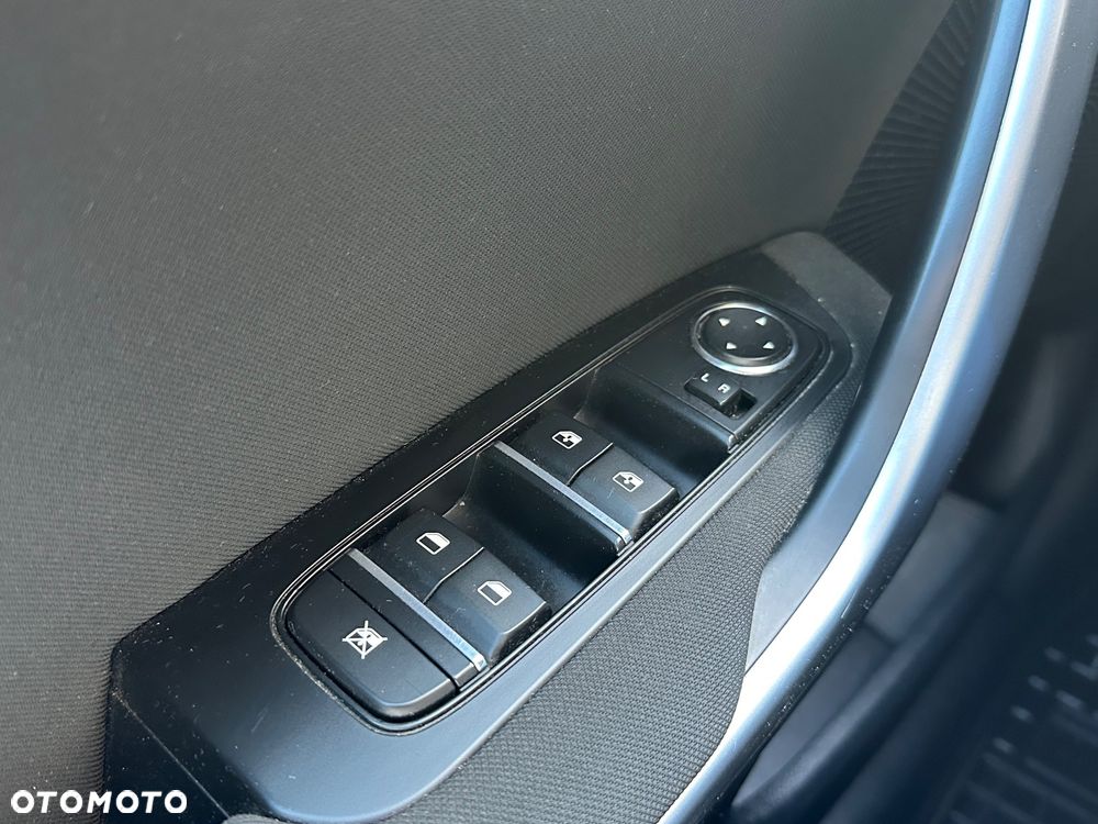 Kia Ceed - 32