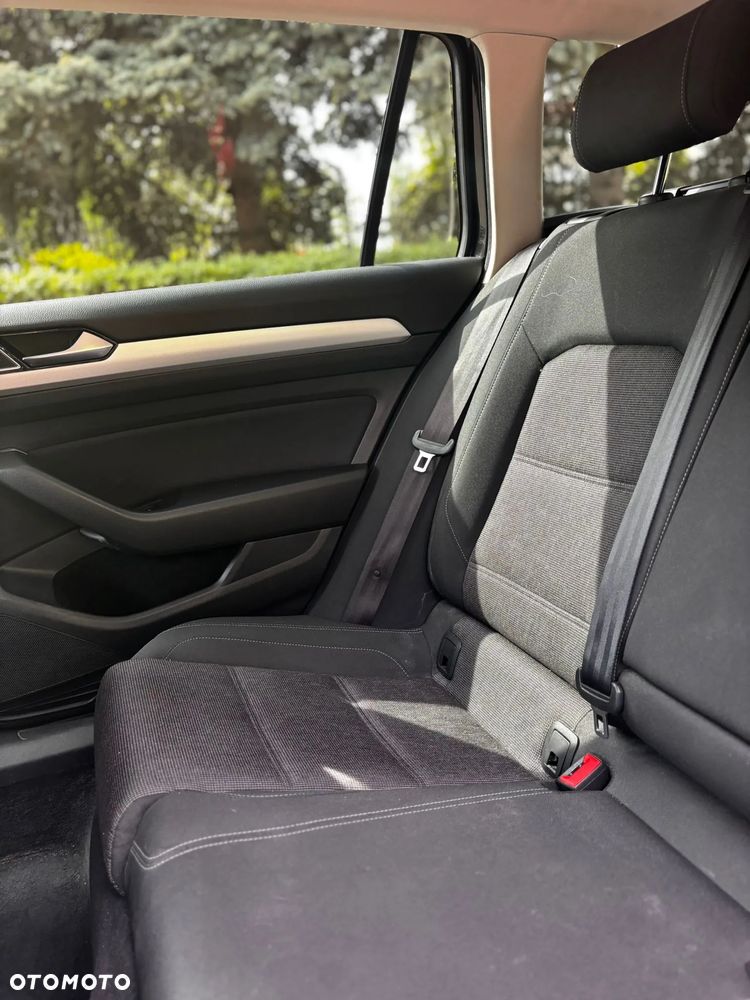 Volkswagen Passat - 14