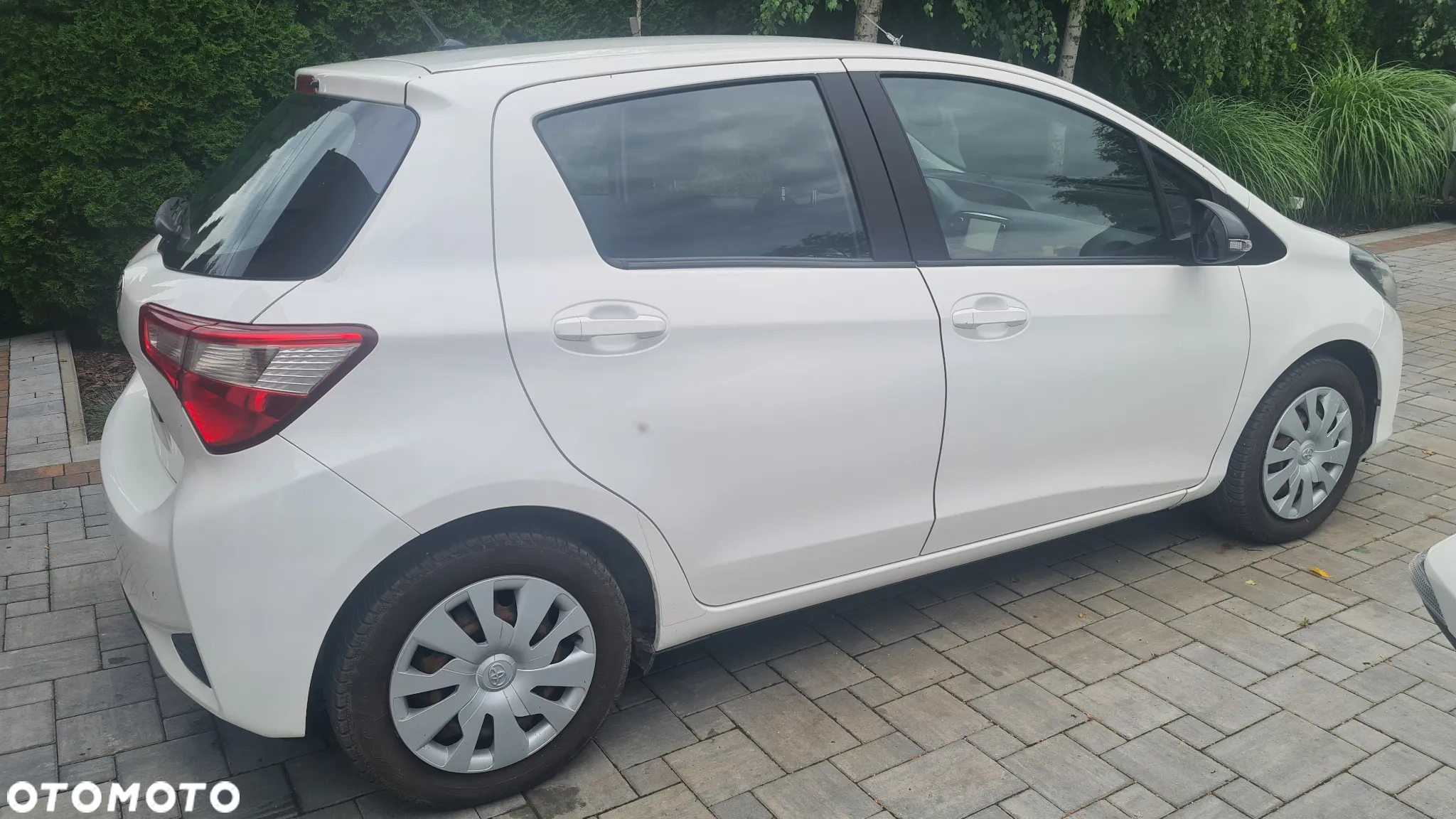 Toyota Yaris Hybrid 100 Dynamic - 14