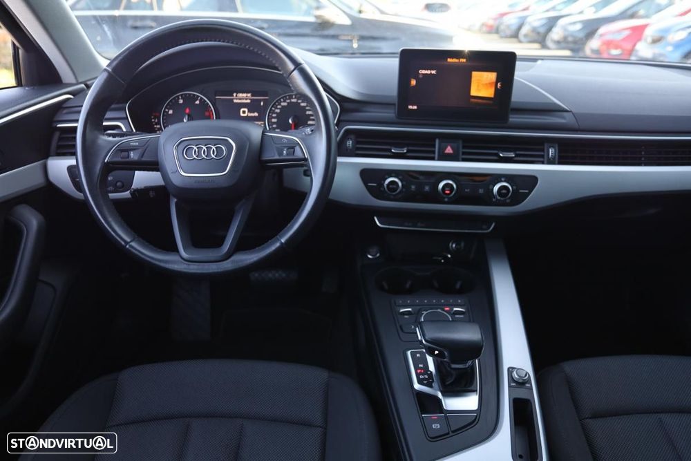 Audi A4 Avant 35 TDI Design S tronic - 19