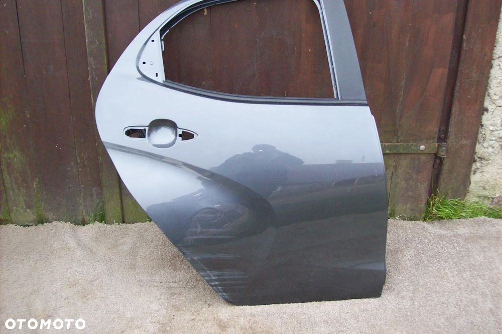 DRZWI TYLNE PRAWE TOYOTA YARIS IV ROK 20/24 - 1