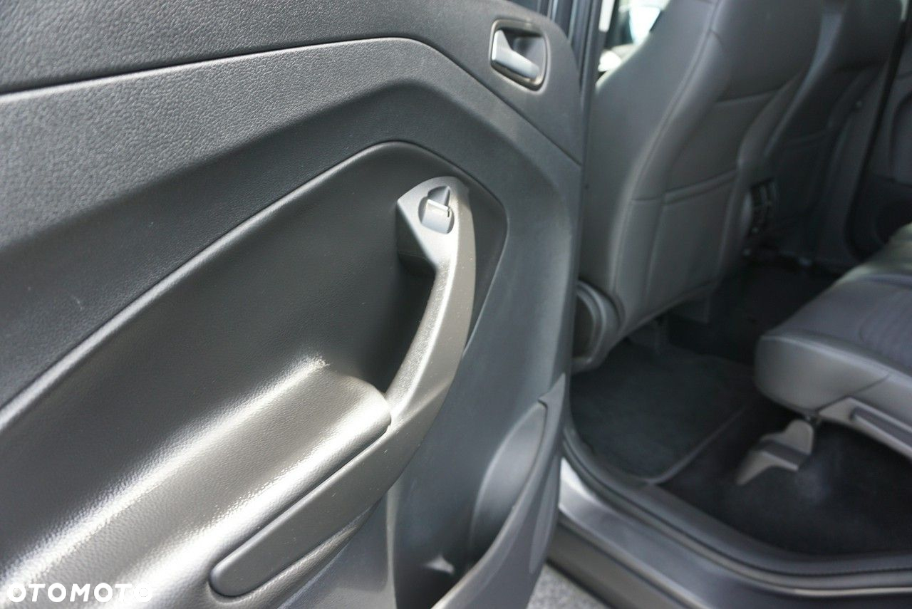 Ford Kuga - 12