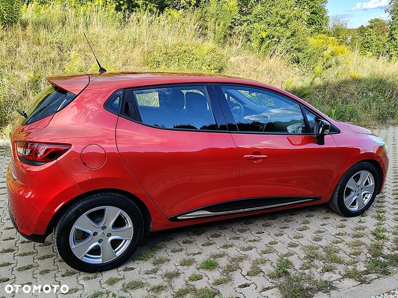 Renault Clio 1.2 16V 75 Luxe - 28