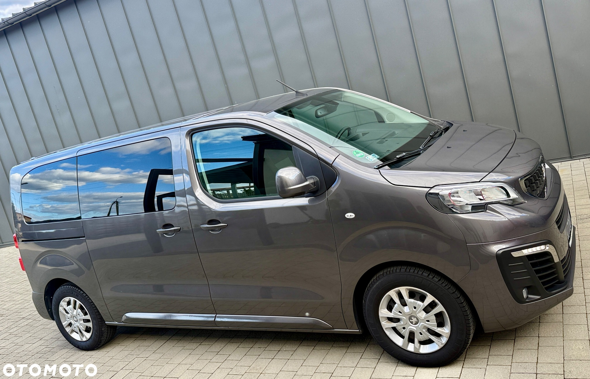 Peugeot Traveller 2.0 BlueHDi Standard Active - 29
