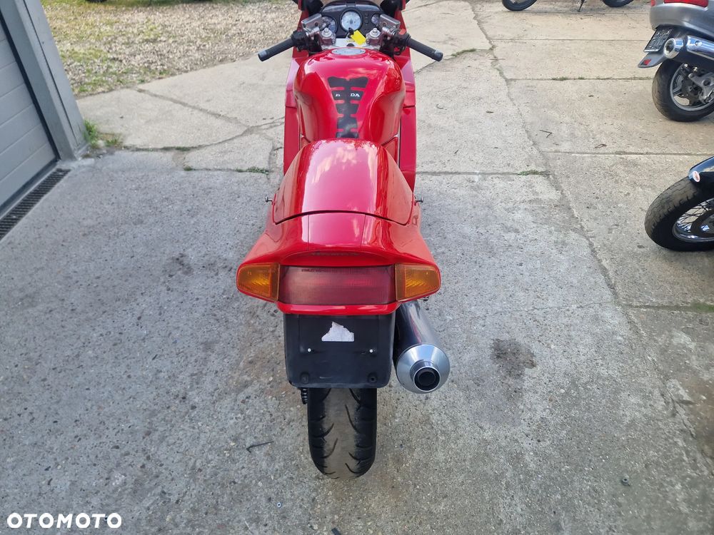 Honda VFR - 8