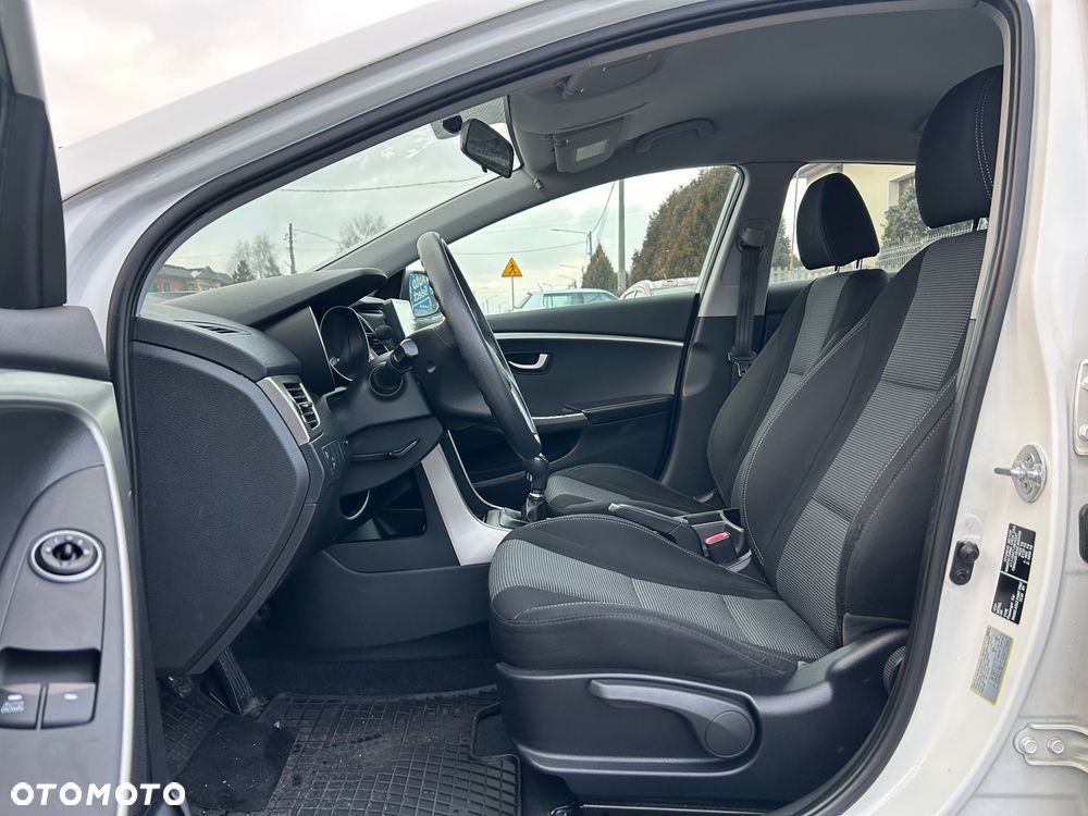 Hyundai i30 1.6 Comfort - 34