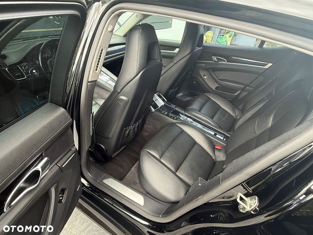 Porsche Panamera S - 5