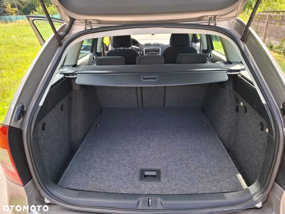 Skoda Octavia 1.6 Combi Style - 15