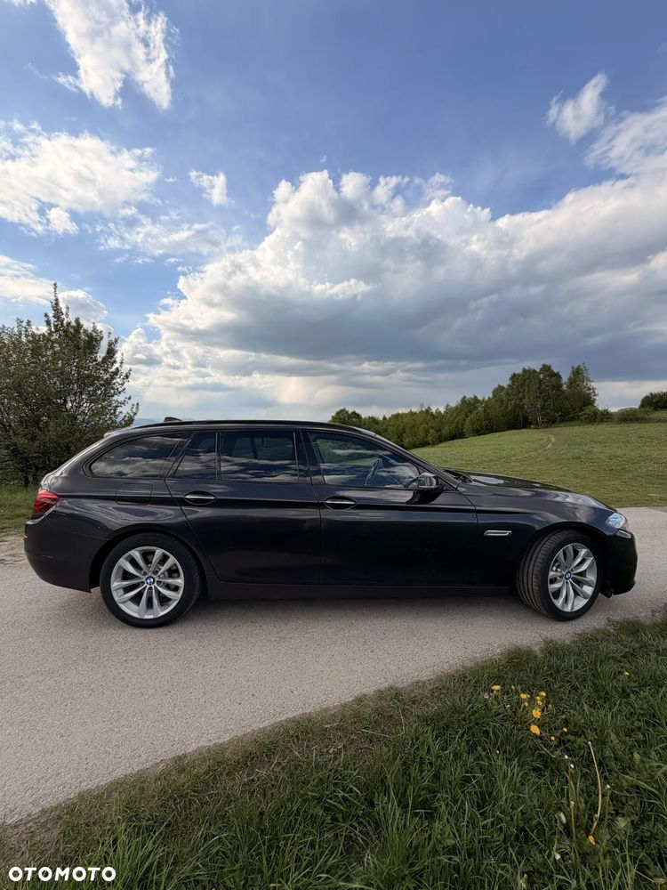 BMW Seria 5 520d xDrive - 10