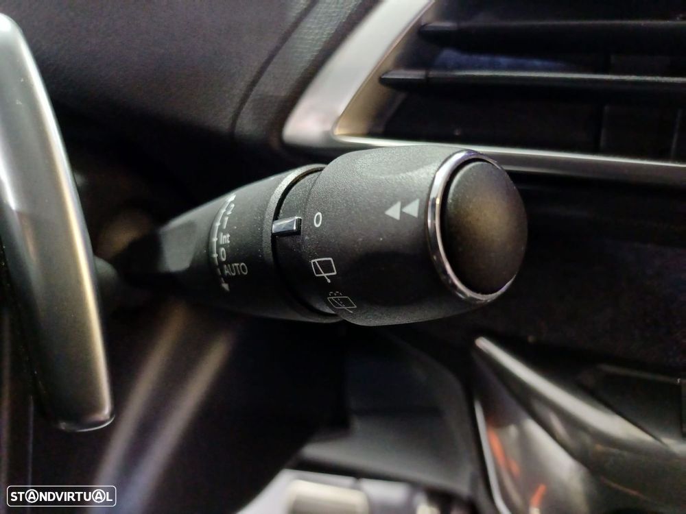 Peugeot 3008 1.6 Hybrid4 GT e-EAT8 - 19