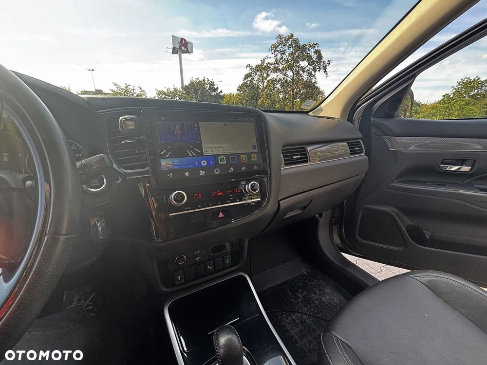Mitsubishi Outlander 2.0 Intense 2WD CVT - 11