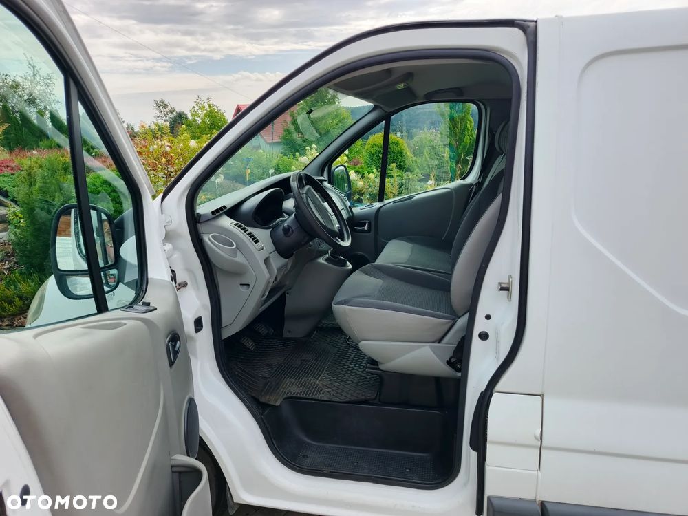 Opel Vivaro - 10