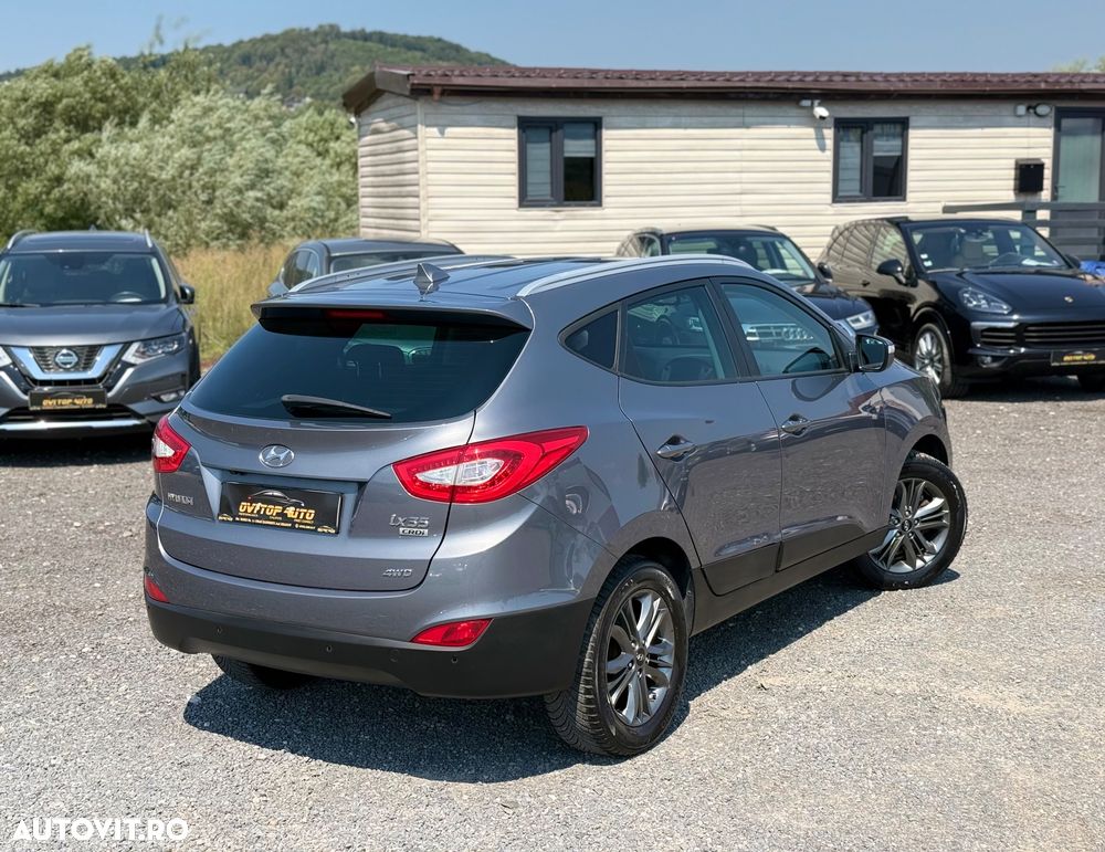 Hyundai ix35 2.0 CRDI 4WD Fifa World Cup Gold Edition - 14