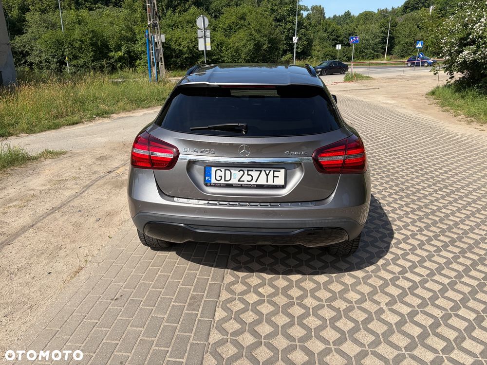Mercedes-Benz GLA 250 4-Matic - 4