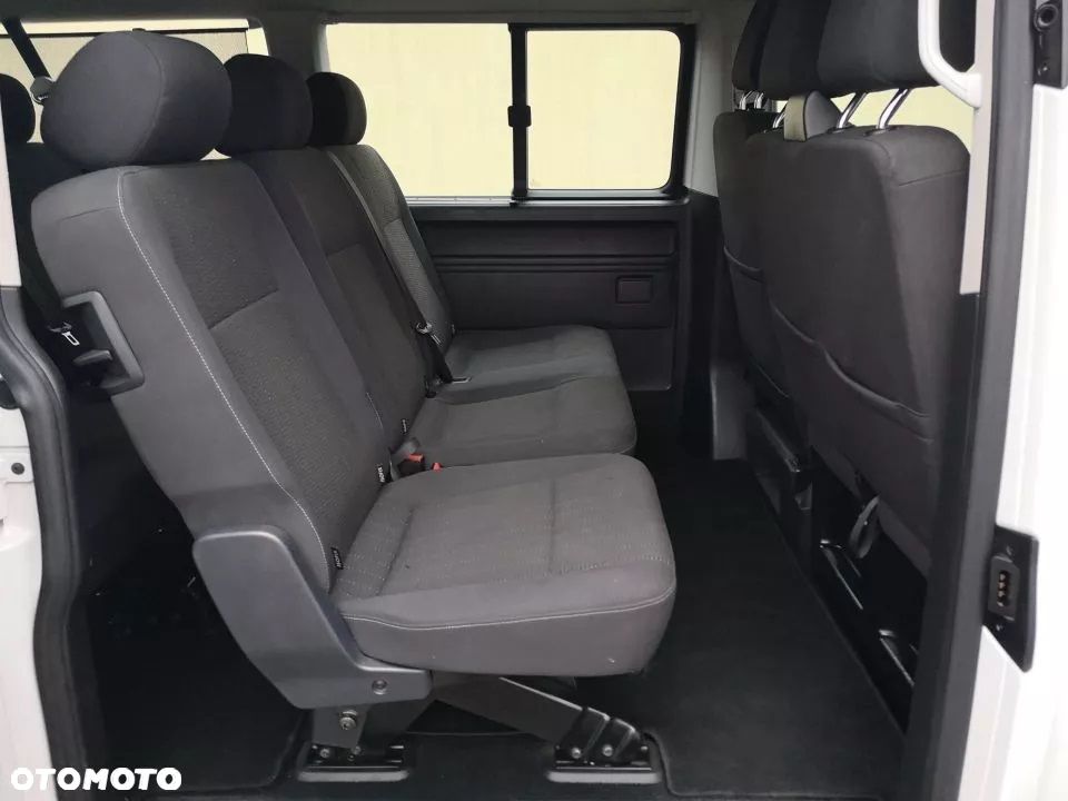 Volkswagen Caravelle 2.0 TDI L2 Comfortline DSG - 32
