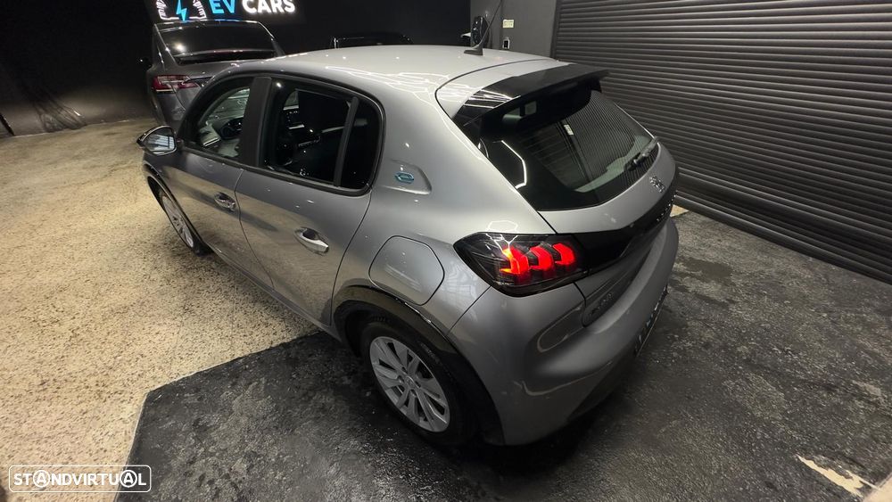 Peugeot e-208 E-Style - 11