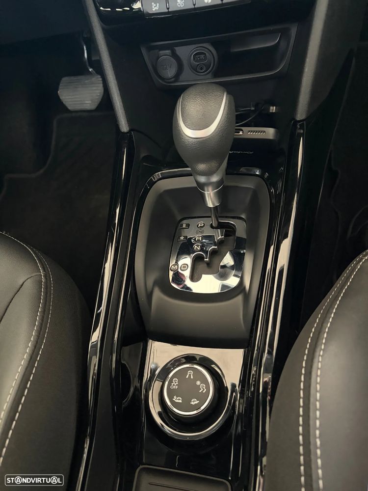 Peugeot 2008 1.2 PureTech Allure EAT6 - 7