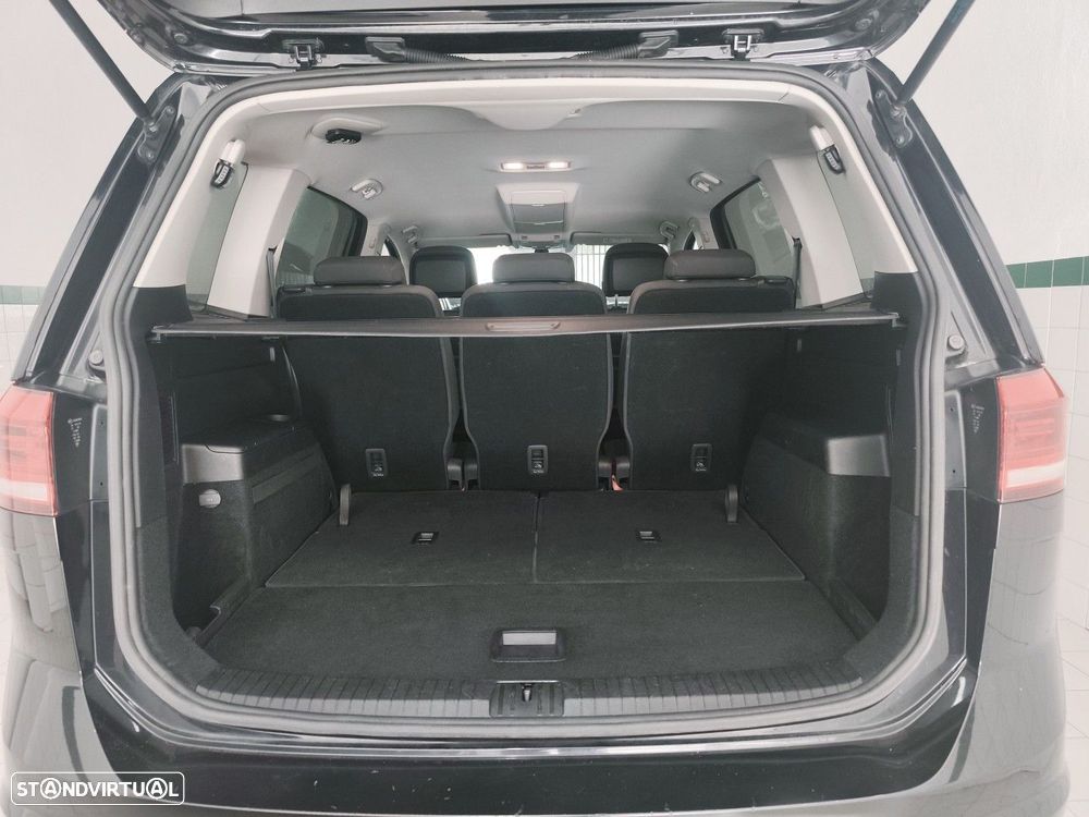 VW Touran 2.0 TDI Confortline DSG - 17