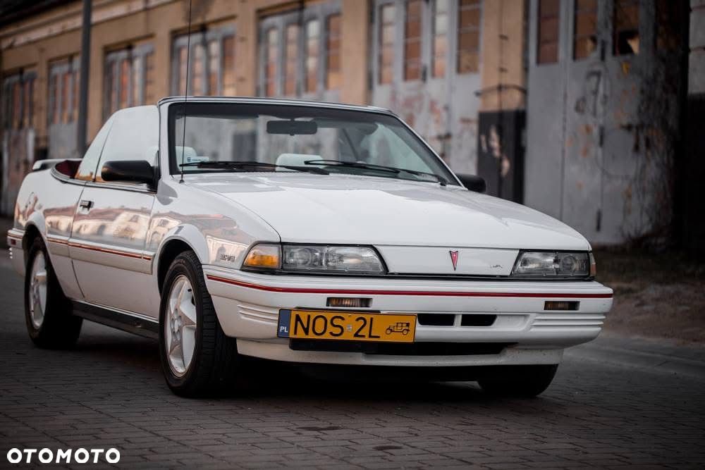 Pontiac Sunbird GT - 1