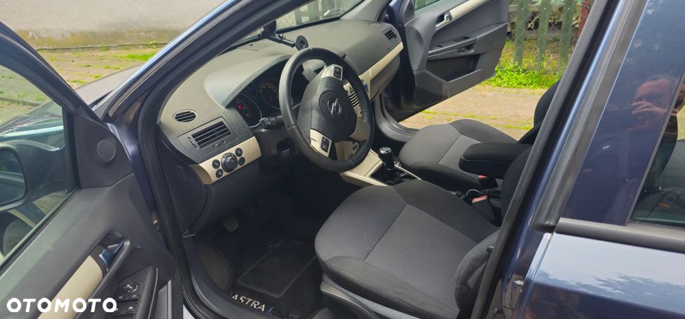 Opel Astra 1.9 CDTI DPF Cosmo - 6
