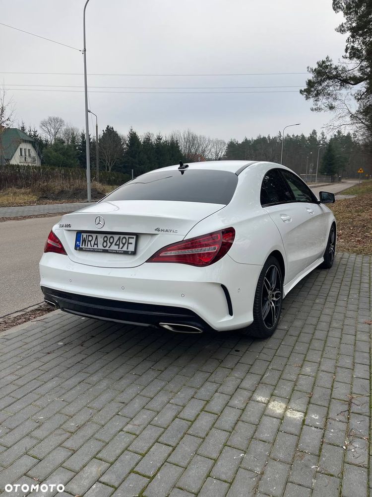 Mercedes-Benz CLA 220 4-Matic AMG Line - 3