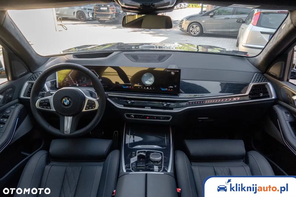 BMW X7 - 7
