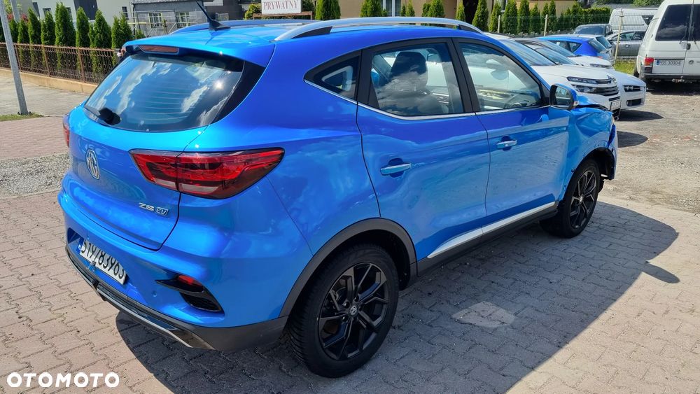 MG ZS - 18