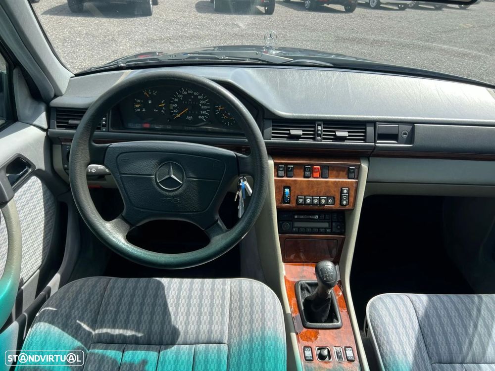 Mercedes-Benz E 280 Classic - 9