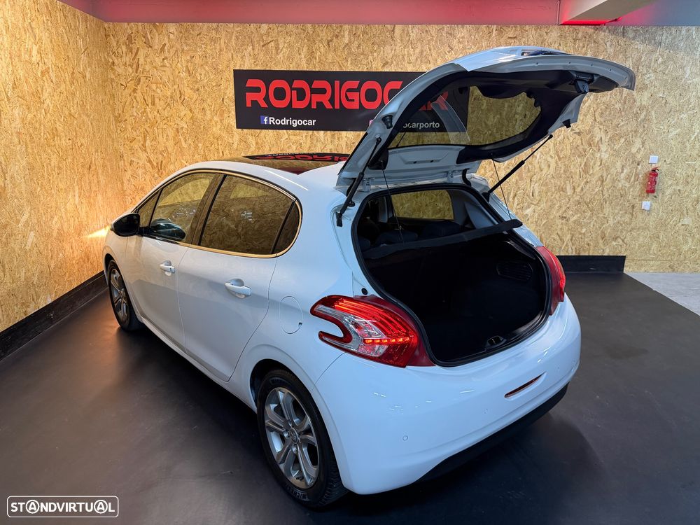 Peugeot 208 82 VTI Allure - 26