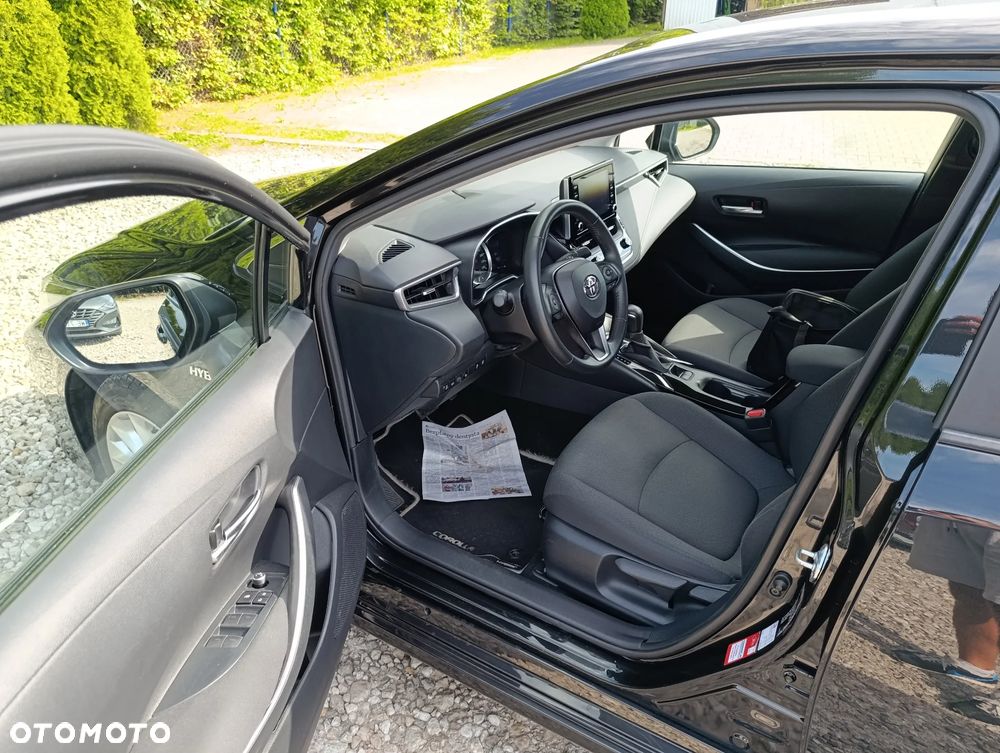 Toyota Corolla 1.8 Hybrid Comfort - 17