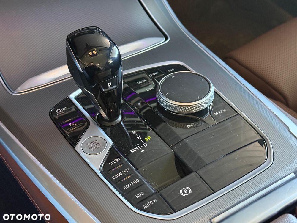 BMW X5 xDrive40i mHEV - 12