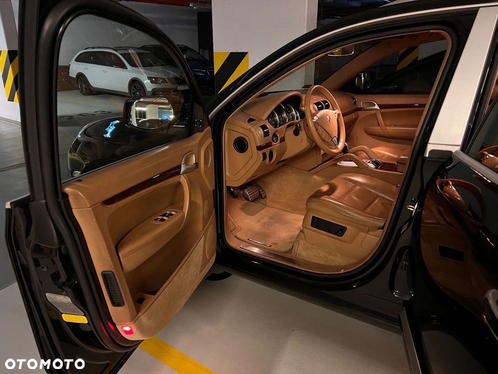 Porsche Cayenne - 18